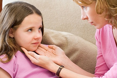 10 điều giảm bớt khó chịu khi trẻ ốm
